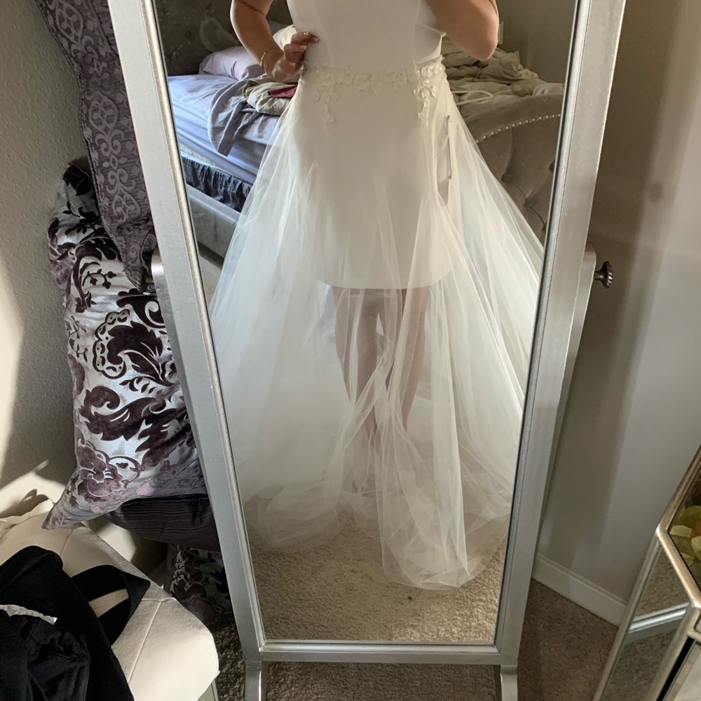 Pronovias Wedding Dress with Veil and Tulle shirt cover. New-tags attached. - Picture 15 of 15